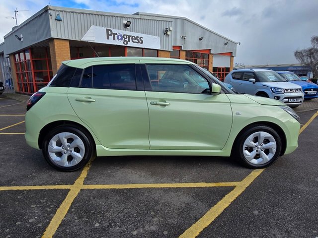 2025 SUZUKI SWIFT - Photo 11
