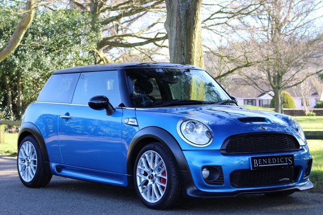 2009 59 MINI Hatch John Cooper Works 1.6 JOHN COOPER WORKS 3d 208 BHP