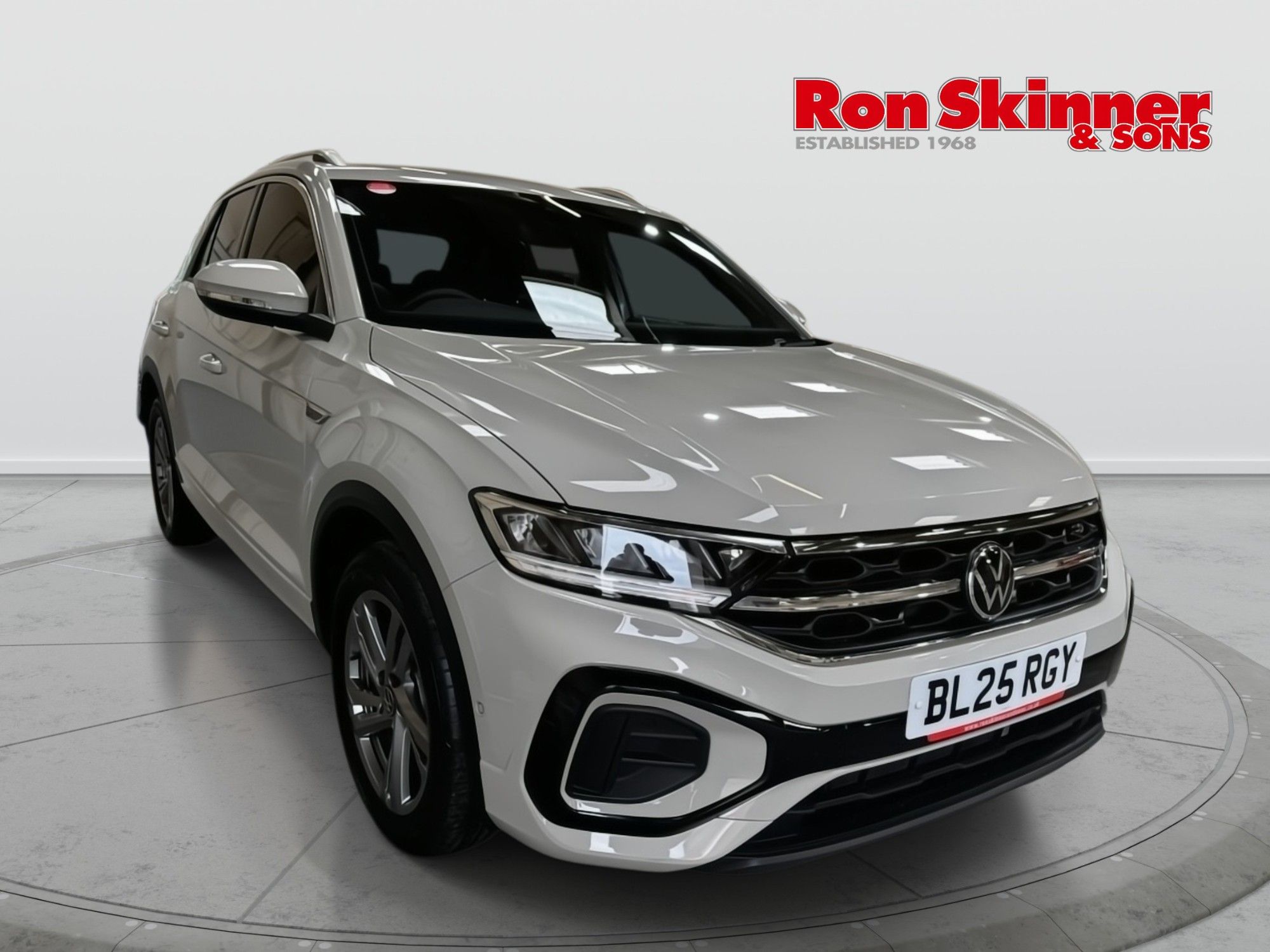 USED 2025 25 VOLKSWAGEN T-ROC 1.5 TSI R-Line SUV 5dr Petrol Manual Euro 6 (s/s) (150 ps) 