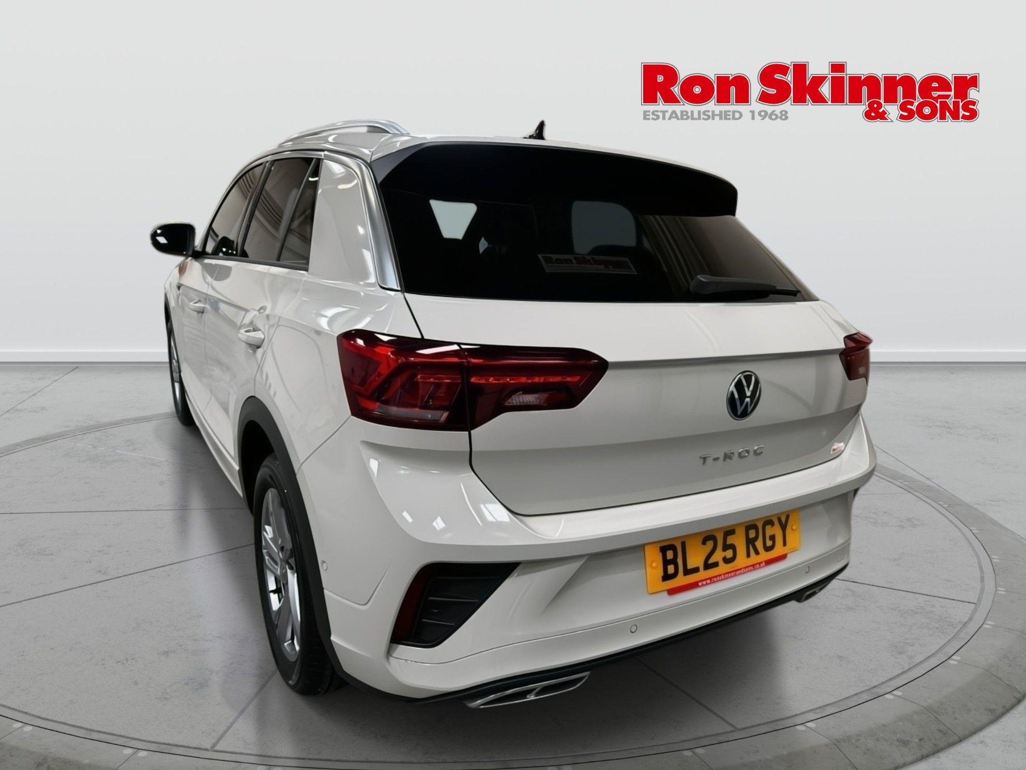 USED 2025 25 VOLKSWAGEN T-ROC 1.5 TSI R-Line SUV 5dr Petrol Manual Euro 6 (s/s) (150 ps) 