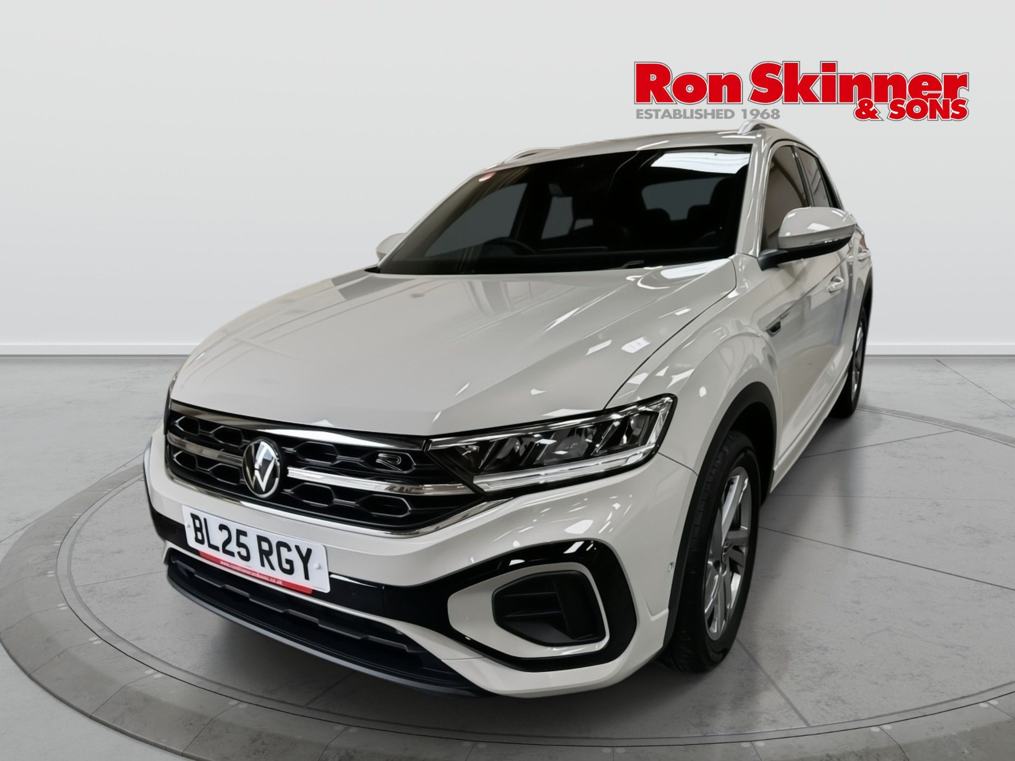 USED 2025 25 VOLKSWAGEN T-ROC 1.5 TSI R-Line SUV 5dr Petrol Manual Euro 6 (s/s) (150 ps) 