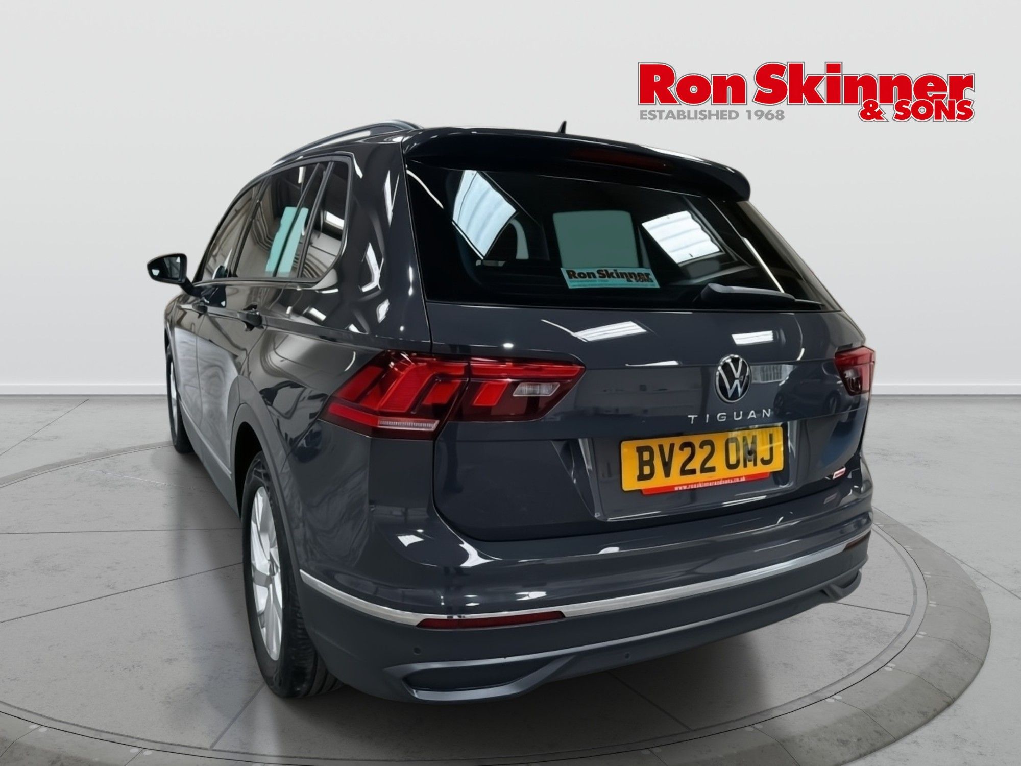 USED 2022 22 VOLKSWAGEN TIGUAN 1.5 TSI Life SUV 5dr Petrol Manual Euro 6 (s/s) (150 ps) 