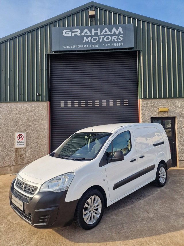 View our PEUGEOT PARTNER