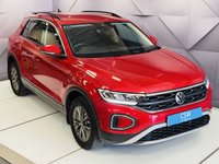 USED 2022 72 VOLKSWAGEN T-ROC 1.5 TSI Life SUV 5dr Petrol Manual Euro 6 (s/s) (150 ps) Kings Red | Black Interior | Digital Dashboard | Privacy Glass | ULEZ OK | Ultra Low Mileage