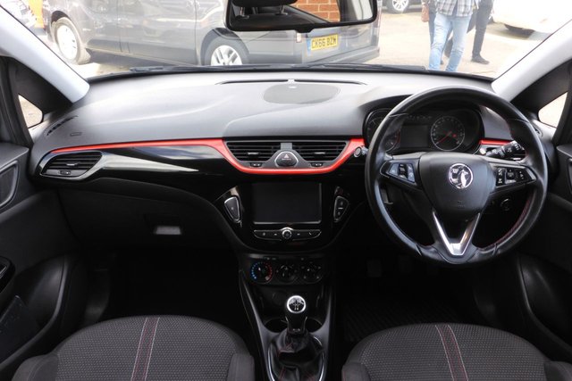 2017 VAUXHALL CORSA - Photo 2