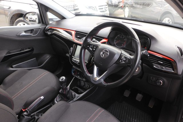 2017 VAUXHALL CORSA - Photo 4