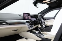 USED 2021 21 BMW 5 SERIES 2.0 520d MHT M Sport Touring 5dr Diesel Hybrid Steptronic xDrive Euro 6 (s/s) (190 ps) Estate