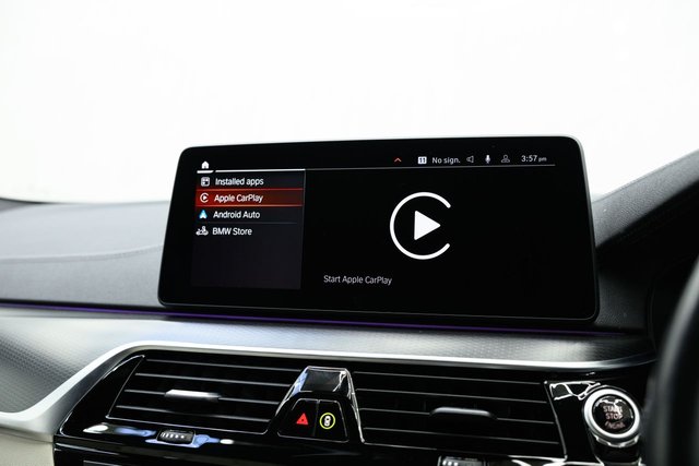 2021 BMW 5 SERIES - Photo 8