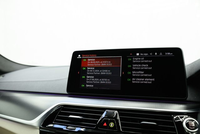 2021 BMW 5 SERIES - Photo 6