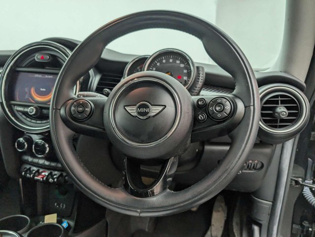 USED 2015 15 MINI HATCH 2.0 Cooper S 3dr CLICK & COLLECT/ HOME DELIVERY