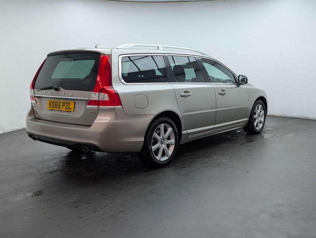 USED 2015 65 VOLVO V70 2.0 V70 SE Luxury D4 Auto 5dr CLICK & COLLECT/ HOME DELIVERY