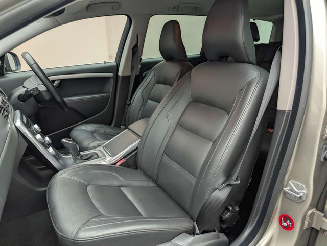 USED 2015 65 VOLVO V70 2.0 V70 SE Luxury D4 Auto 5dr CLICK & COLLECT/ HOME DELIVERY
