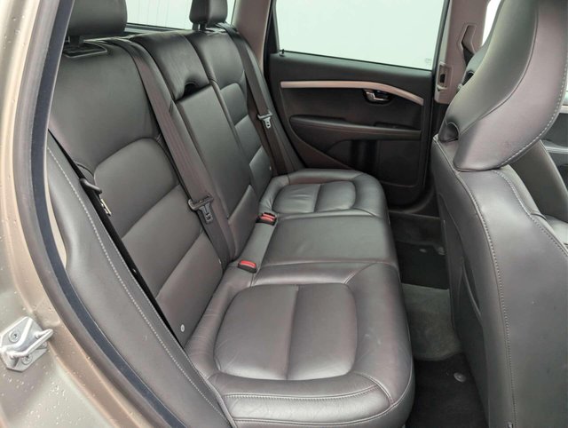 USED 2015 65 VOLVO V70 2.0 V70 SE Luxury D4 Auto 5dr CLICK & COLLECT/ HOME DELIVERY