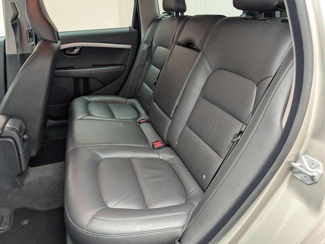 USED 2015 65 VOLVO V70 2.0 V70 SE Luxury D4 Auto 5dr CLICK & COLLECT/ HOME DELIVERY