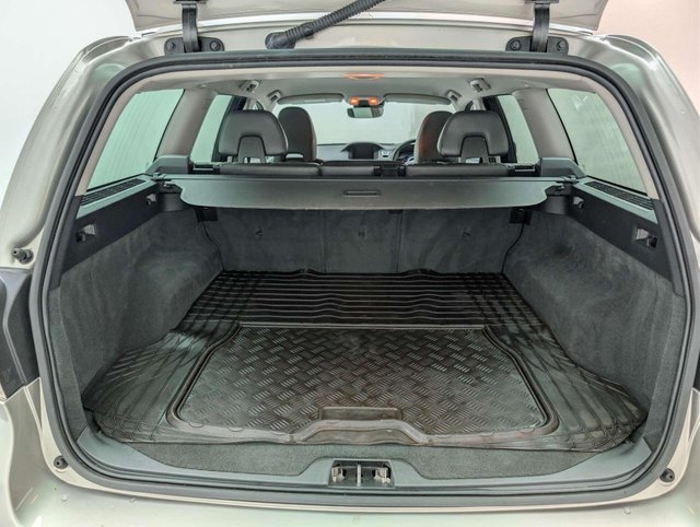 USED 2015 65 VOLVO V70 2.0 V70 SE Luxury D4 Auto 5dr CLICK & COLLECT/ HOME DELIVERY