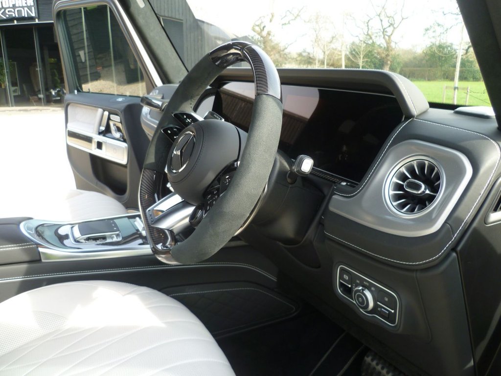 USED 2025 75 MERCEDES-BENZ G-CLASS 4.0 G63 V8 BiTurbo MHEV AMG Magno Edition SUV 5dr Petrol Hybrid SpdS+9GT 4WD Euro 6 (s/s) (605 ps) Very rare registered del miles best colour