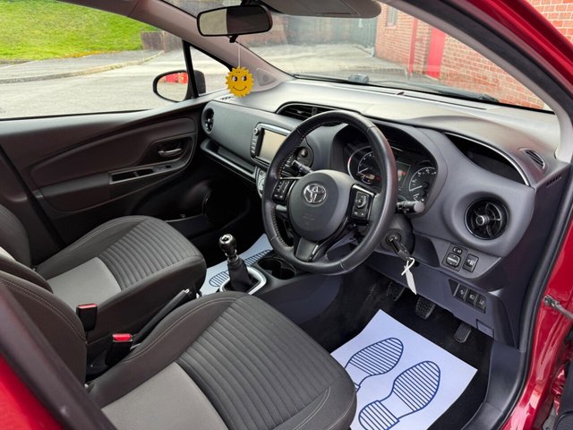 2017 TOYOTA YARIS - Photo 11