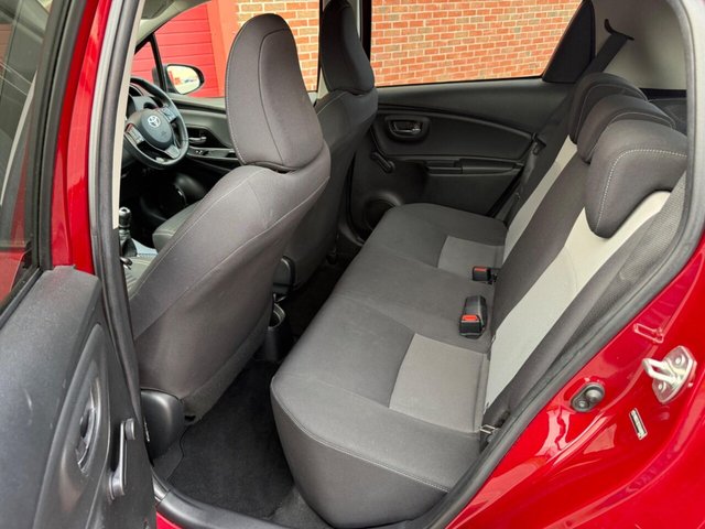 2017 TOYOTA YARIS - Photo 12