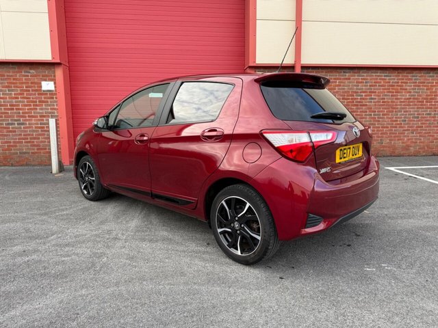 2017 TOYOTA YARIS - Photo 3