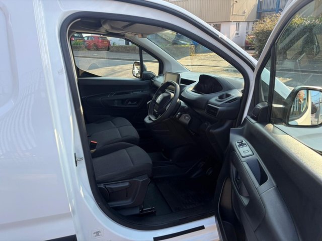 2021 PEUGEOT PARTNER - Photo 2