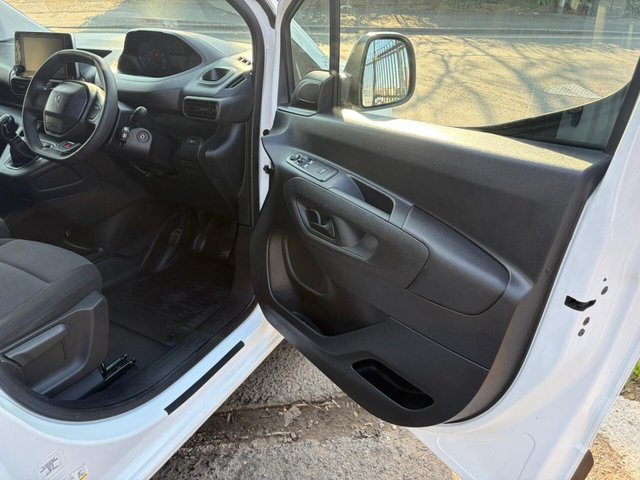 2021 PEUGEOT PARTNER - Photo 12