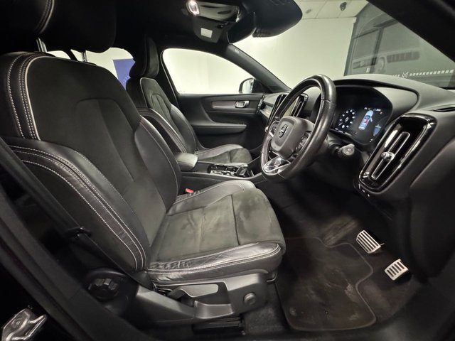 2020 VOLVO XC40 - Photo 3