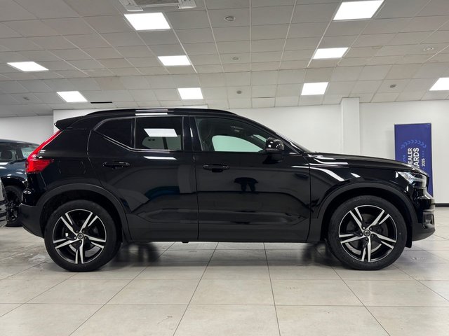 2020 VOLVO XC40 - Photo 4