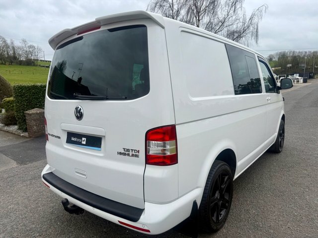 2013 VOLKSWAGEN TRANSPORTER 2.0 TDI T30 Highline Kombi 140 BHP (NO VAT) - Photo 3