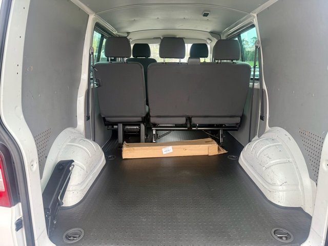 2013 VOLKSWAGEN TRANSPORTER 2.0 TDI T30 Highline Kombi 140 BHP (NO VAT) - Photo 9