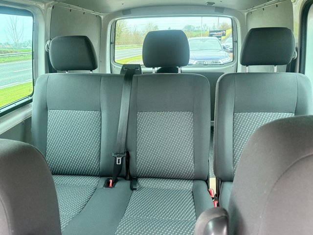 2013 VOLKSWAGEN TRANSPORTER 2.0 TDI T30 Highline Kombi 140 BHP (NO VAT) - Photo 12