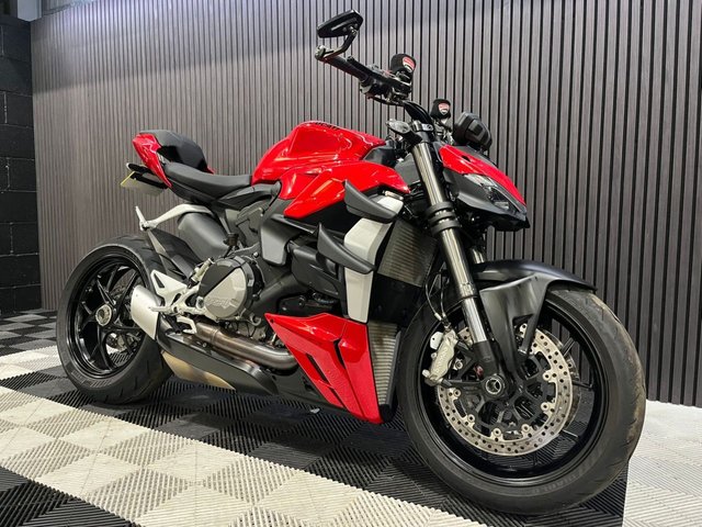 View our DUCATI Streetfighter V2