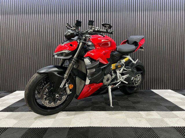 View our DUCATI Streetfighter V2