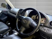 USED 2004 54 TOYOTA RAV4 2.0 D-4D XT4 SUV 5dr Diesel Manual 4WD (190 g/km, 114 bhp) 