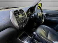 USED 2004 54 TOYOTA RAV4 2.0 D-4D XT4 SUV 5dr Diesel Manual 4WD (190 g/km, 114 bhp) 