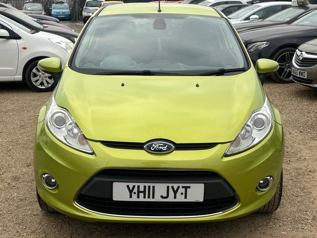 2011 FORD FIESTA - Photo 2