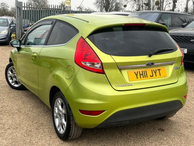 2011 FORD FIESTA - Photo 11