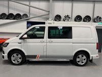 USED 2018 68 VOLKSWAGEN TRANSPORTER 2.0 TDI T32 BlueMotion Tech Highline Kombi Double Cab 5dr Diesel DSG FWD SWB Euro 6 (s/s) (150 ps) KOMBI VAN