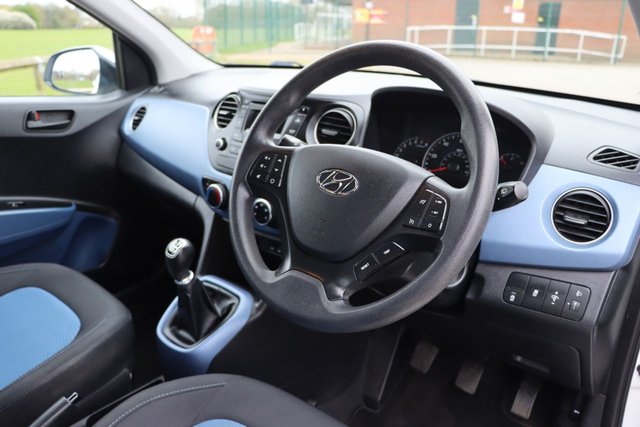 2015 HYUNDAI I10 - Photo 12