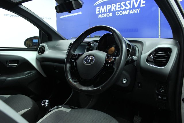 2021 TOYOTA AYGO - Photo 6