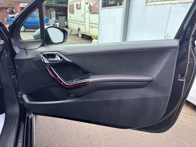 2016 PEUGEOT 208 - Photo 5