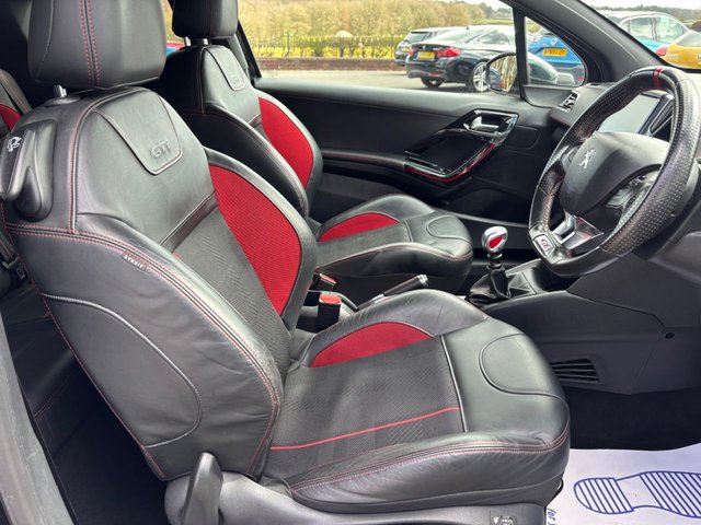 2016 PEUGEOT 208 - Photo 6