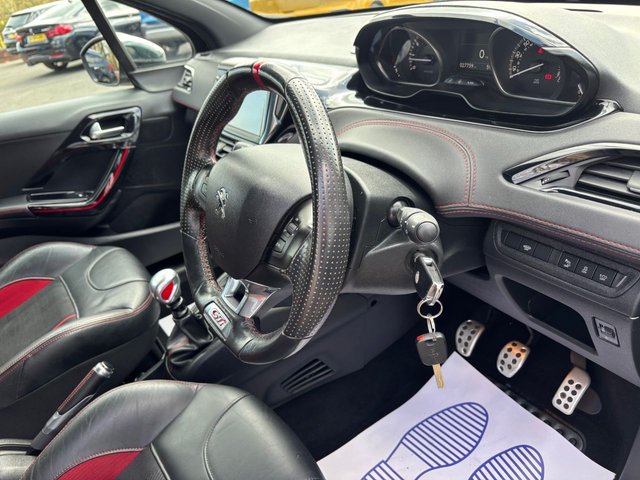 2016 PEUGEOT 208 - Photo 8