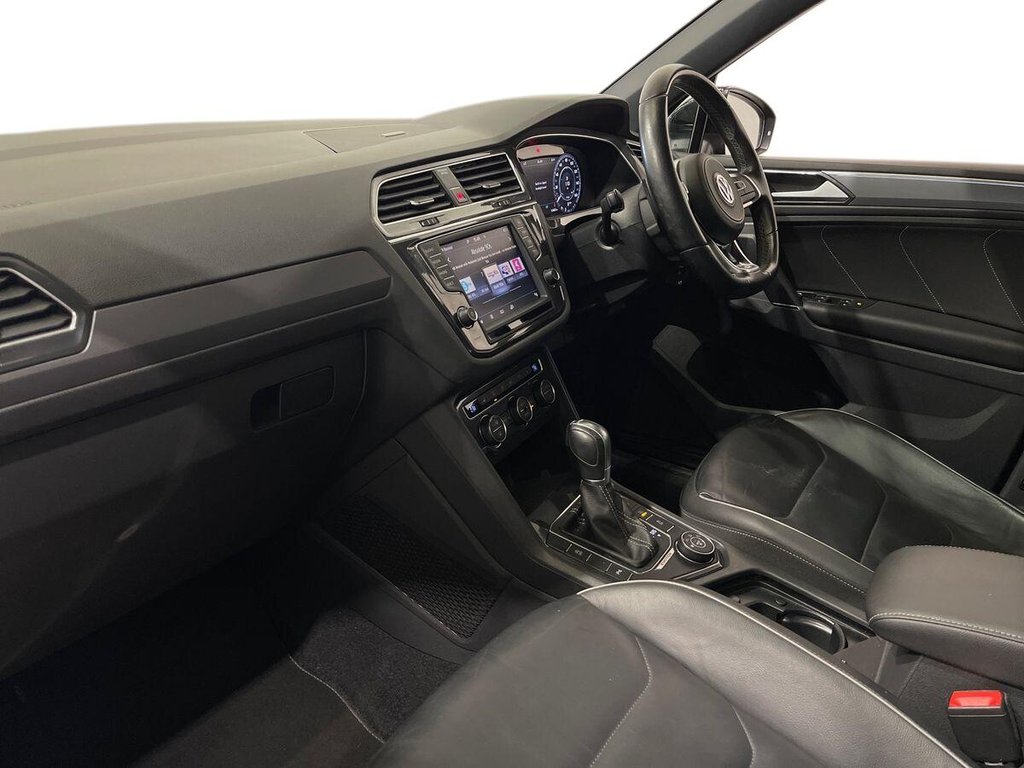 USED 2017 17 VOLKSWAGEN TIGUAN 2.0 TDI BlueMotion Tech R-Line SUV 5dr Diesel DSG 4Motion Euro 6 (s/s) (150 ps) 