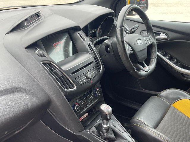 2017 FORD FOCUS - Photo 8