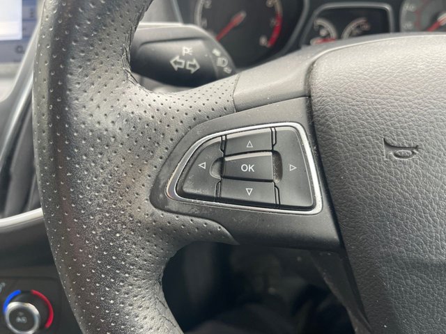 2017 FORD FOCUS - Photo 12