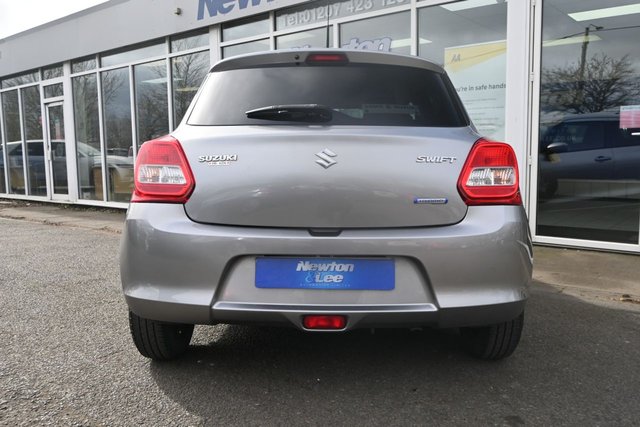 2020 SUZUKI SWIFT - Photo 6