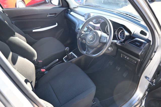 2020 SUZUKI SWIFT - Photo 4