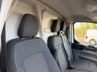 FORD TRANSIT CUSTOM — thumbnail 41 of 51