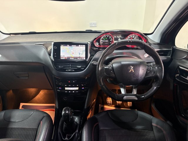 2017 PEUGEOT 2008 - Photo 8