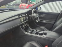 USED 2017 17 JAGUAR XF 2.0d R-Sport Saloon 4dr Diesel Auto AWD Euro 6 (s/s) (180 ps) 